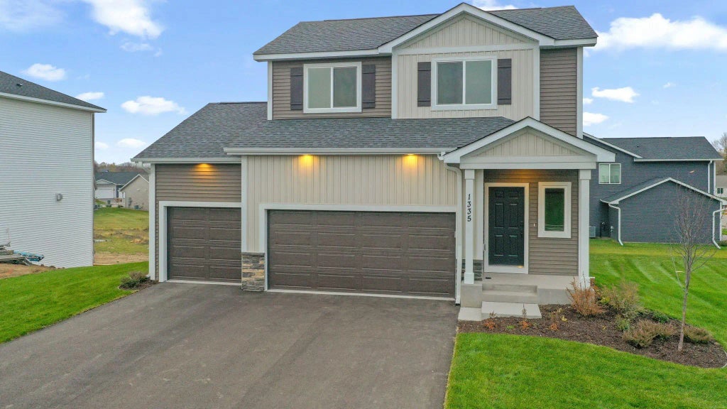 1335 Orchid Way, New Richmond