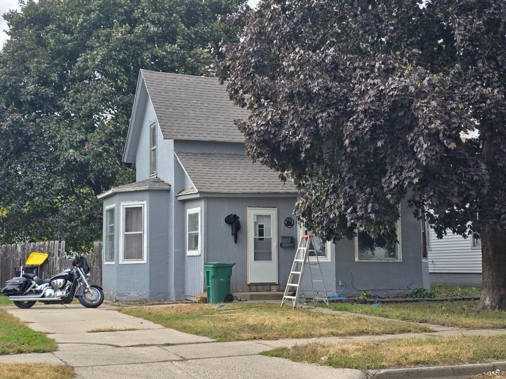 525 N Hampton Street, Fairmont