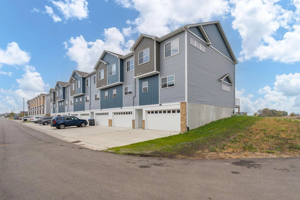 3080 Bluestem Trail, Mankato