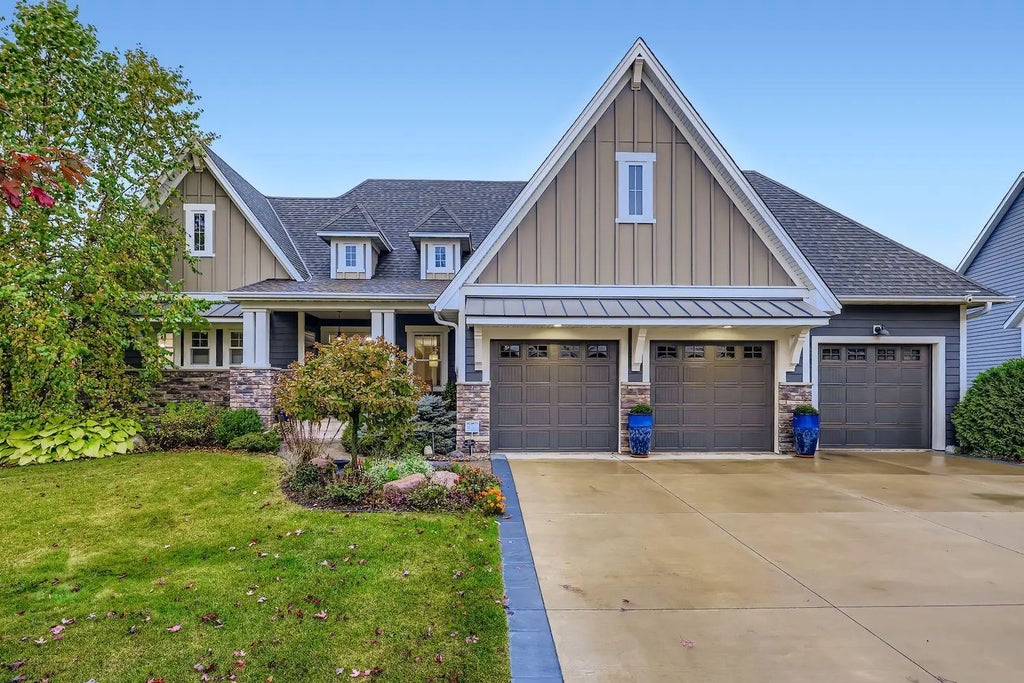 5676 Garden Drive, Woodbury