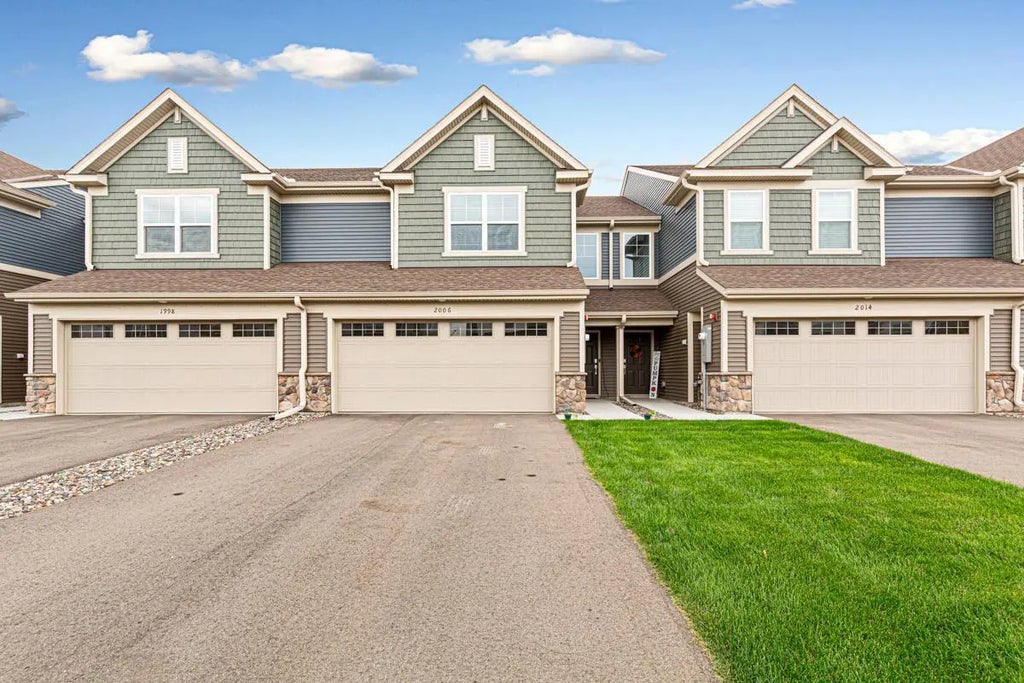 2006 Tyrone Drive, Shakopee