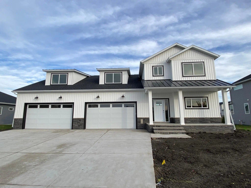 7448 16th Street S, Fargo