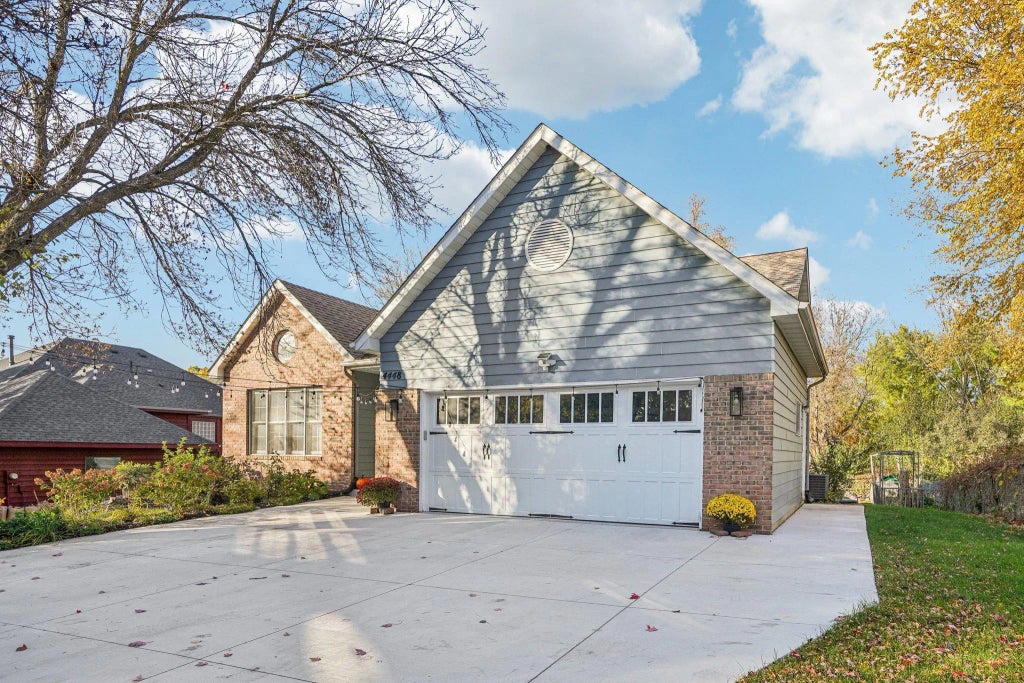 4448 W 144th Street, Savage