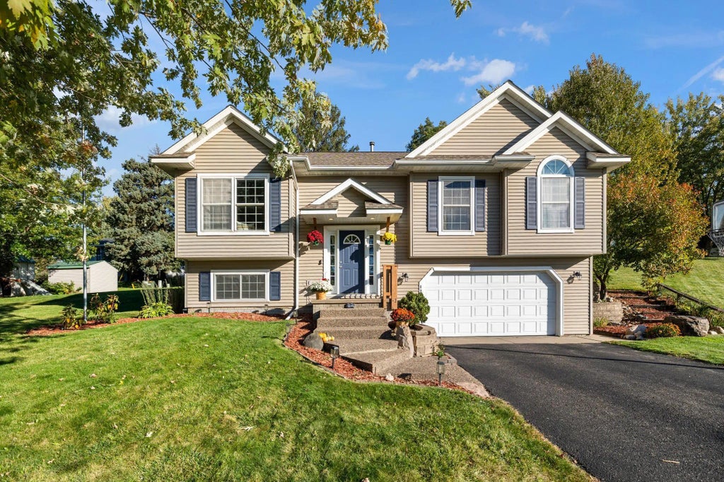 1249 Emily Circle, River Falls