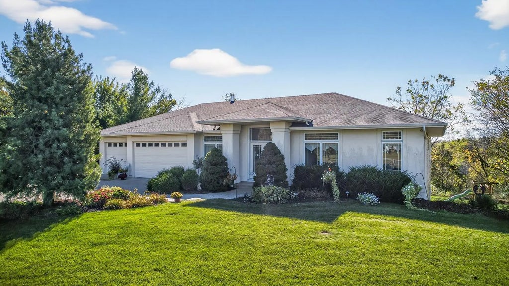 907 River Bluff Road Se, Mazeppa