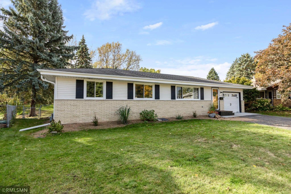 1660 Fairway Drive Ne, Columbia Heights