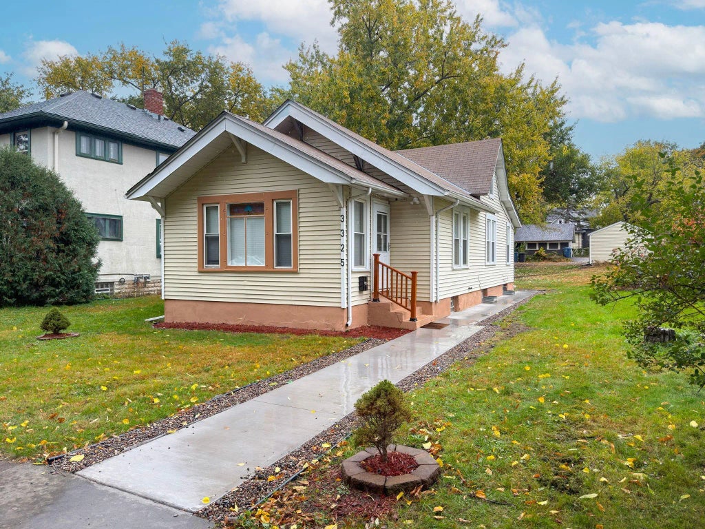 3325 22nd Avenue S, Minneapolis