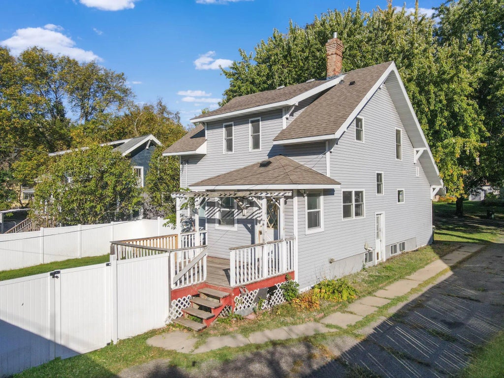 210 2nd Avenue Se, Glenwood