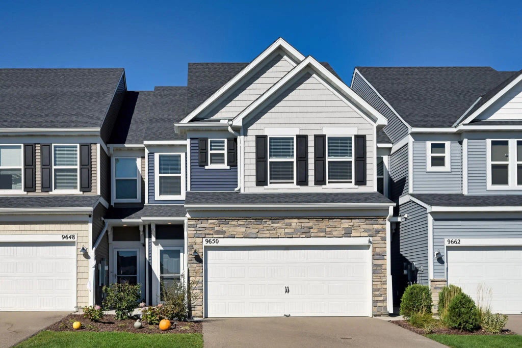 9650 4th Street N, Lake Elmo