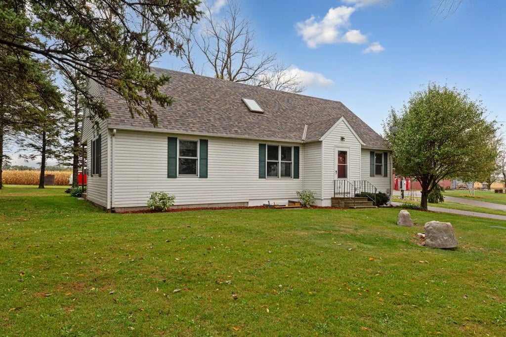 5415 E Frontage Road, Medford