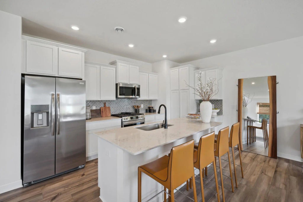 4779 218th Street W, Farmington