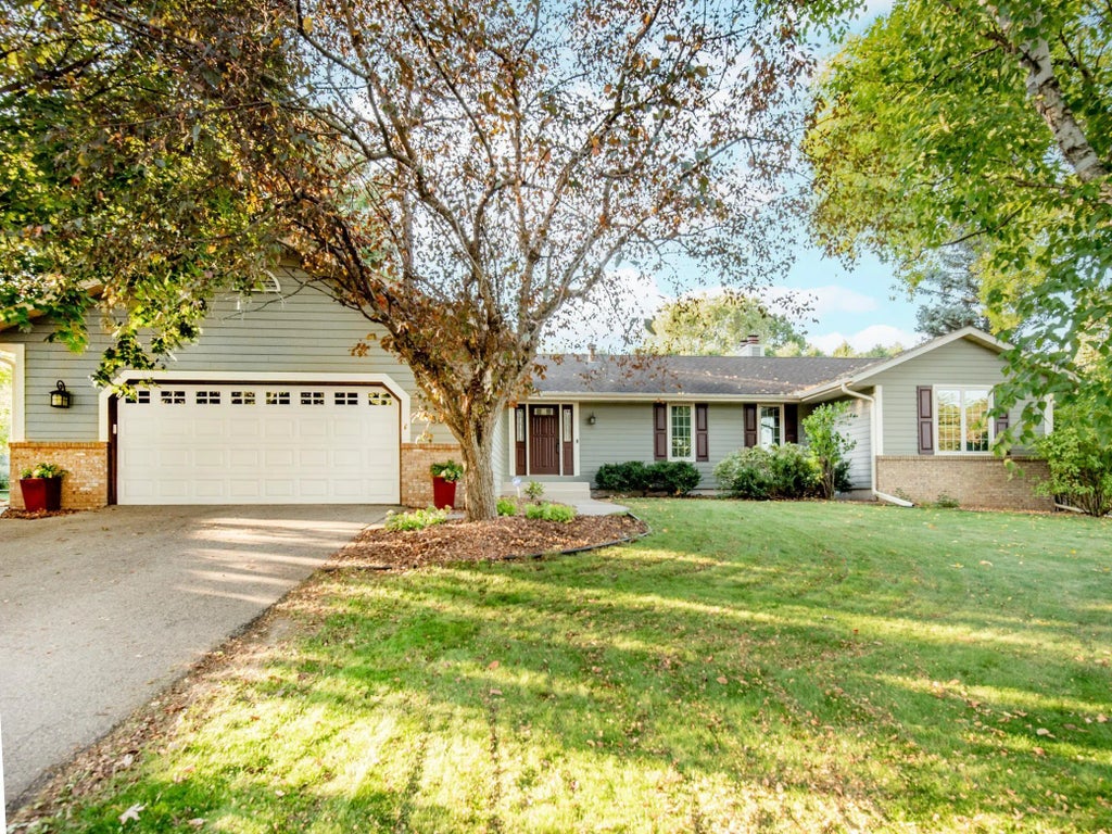 866 Cheri Lane, Mendota Heights