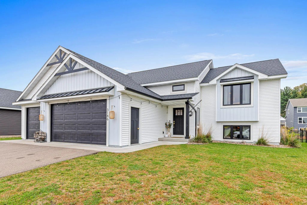 3186 Kingston Street, River Falls