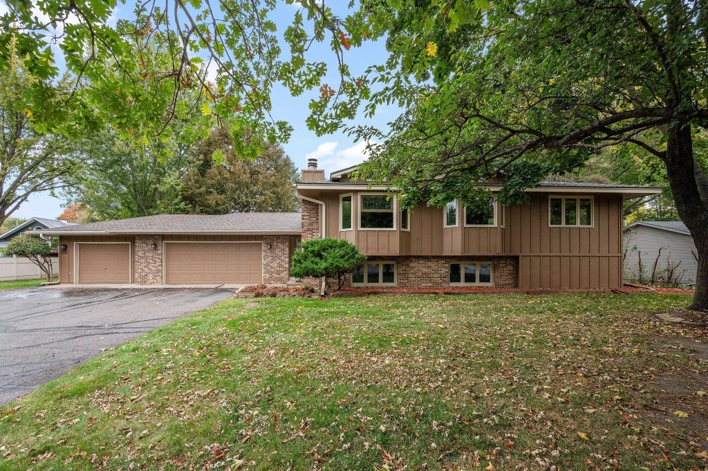 1021 W River Street, Monticello