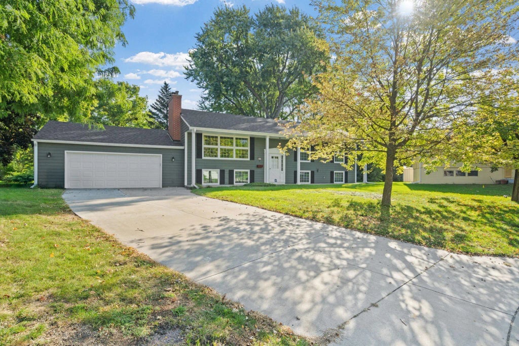3511 Maplewood Drive, Saint Anthony