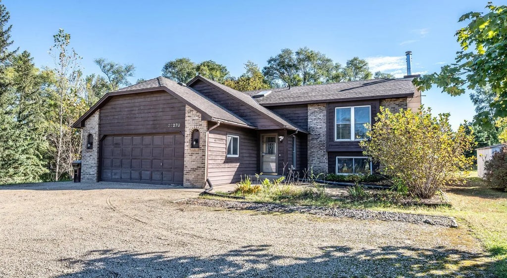 22270 Beaumont Avenue, Castle Rock Twp