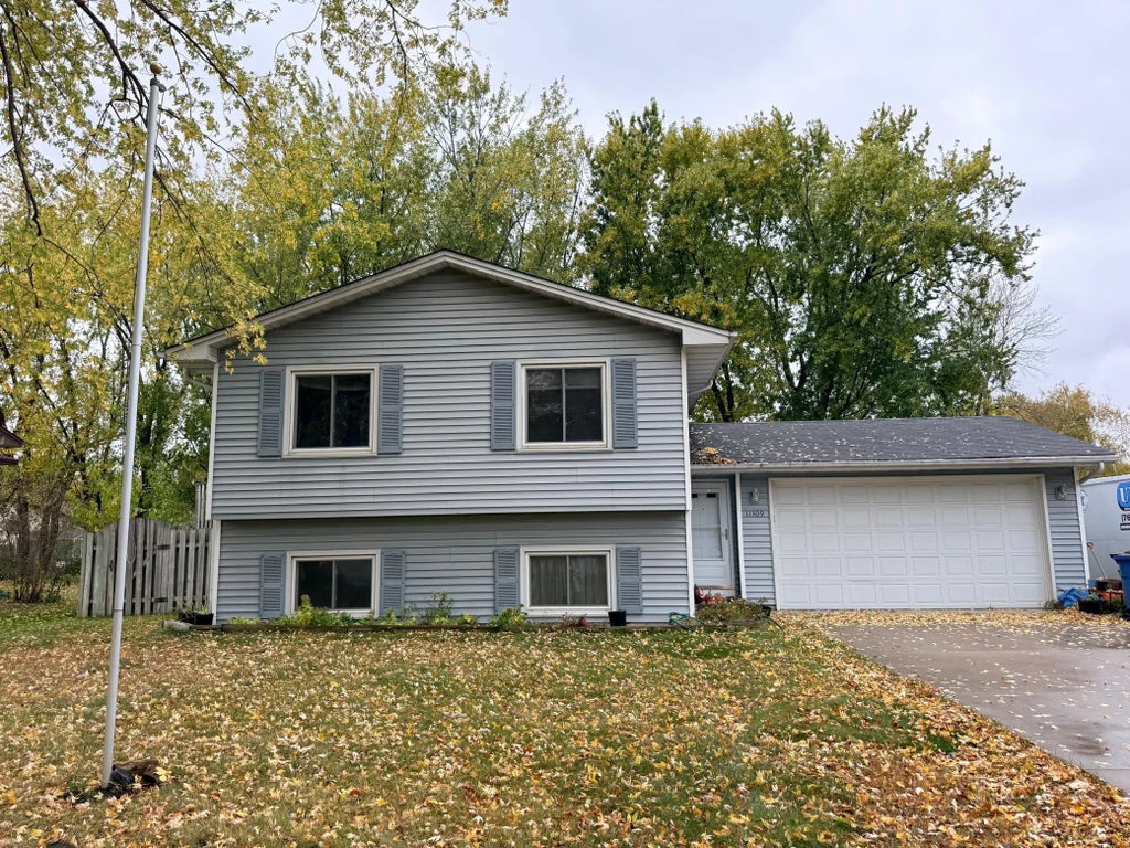 11309 Louisiana Avenue N, Champlin