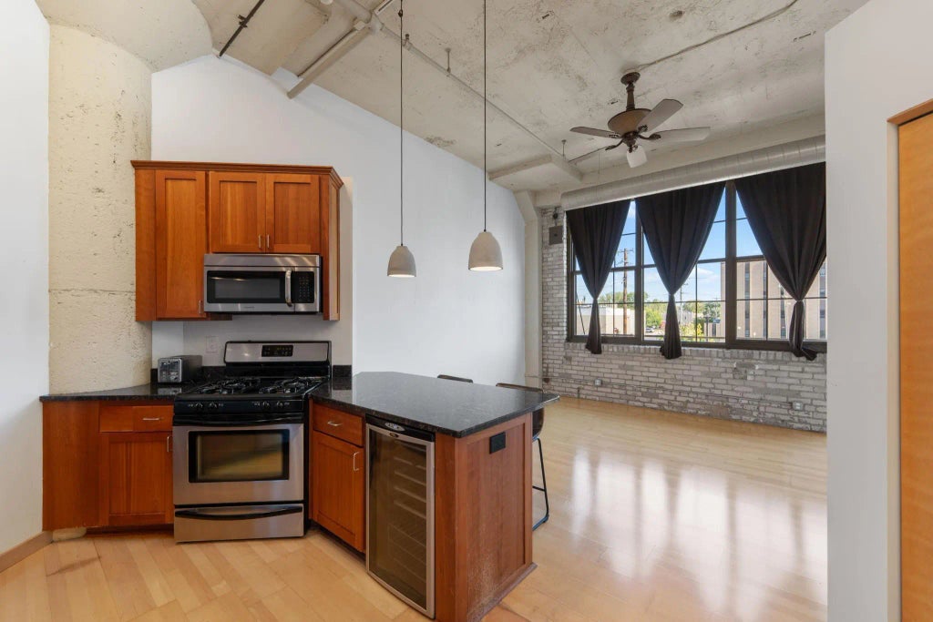 1901 E Hennepin Avenue 210, Minneapolis