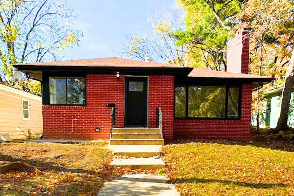 2735 Upton Avenue N, Minneapolis
