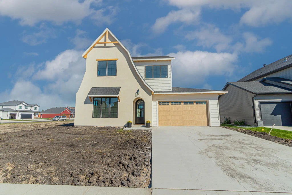 8820 Northern Lights Avenue, Horace