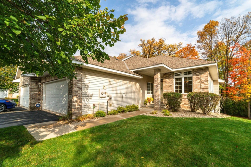 5096 E Oak Point Drive, Prior Lake
