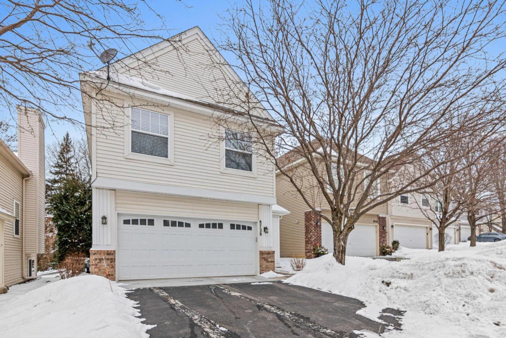 8728 N Bay Drive, Chanhassen