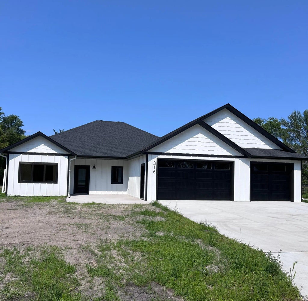 316 Sw 4th Avenue Sw, Hankinson