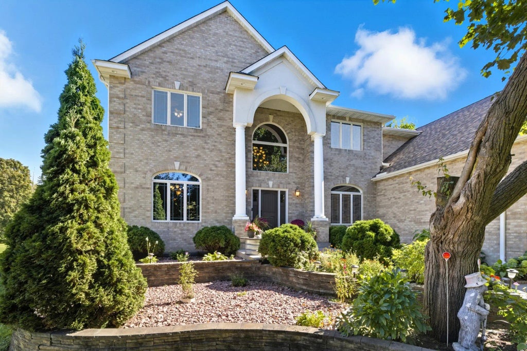 301 Plymouth Road, Minnetonka