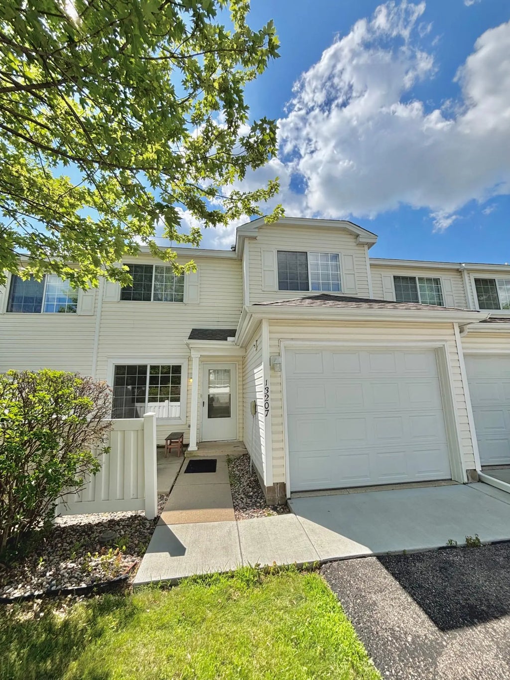 13207 Bush Lane, Eden Prairie