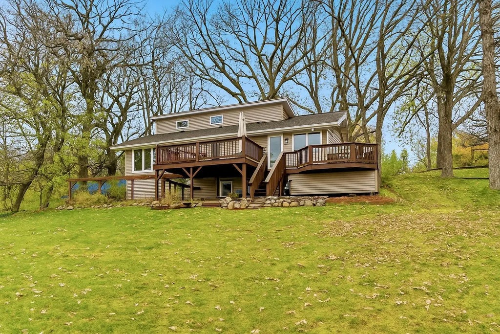 19434 Pirz Lake Road, Paynesville