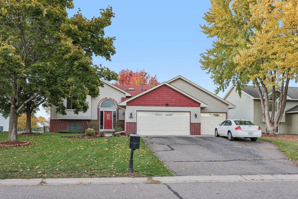 7216 89th Avenue N, Brooklyn Park