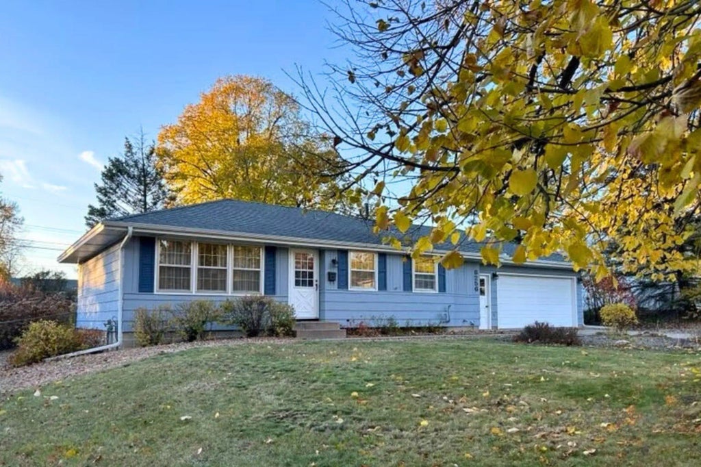 8256 Beard Road, Bloomington