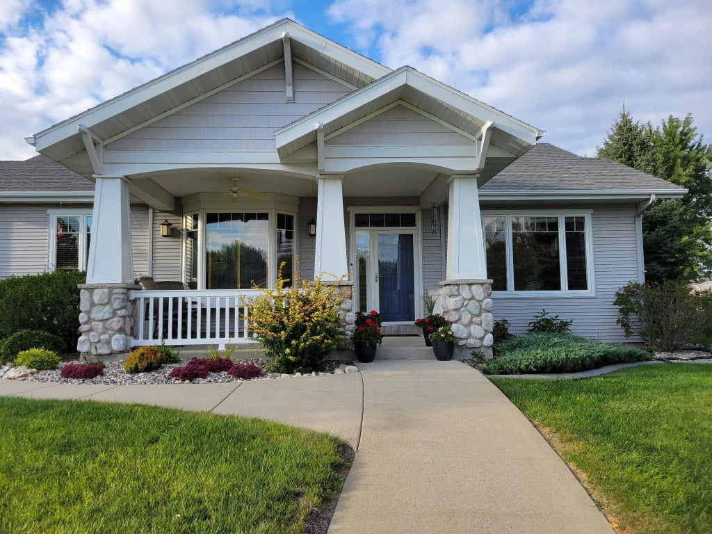 1633 3rd Street W, West Fargo