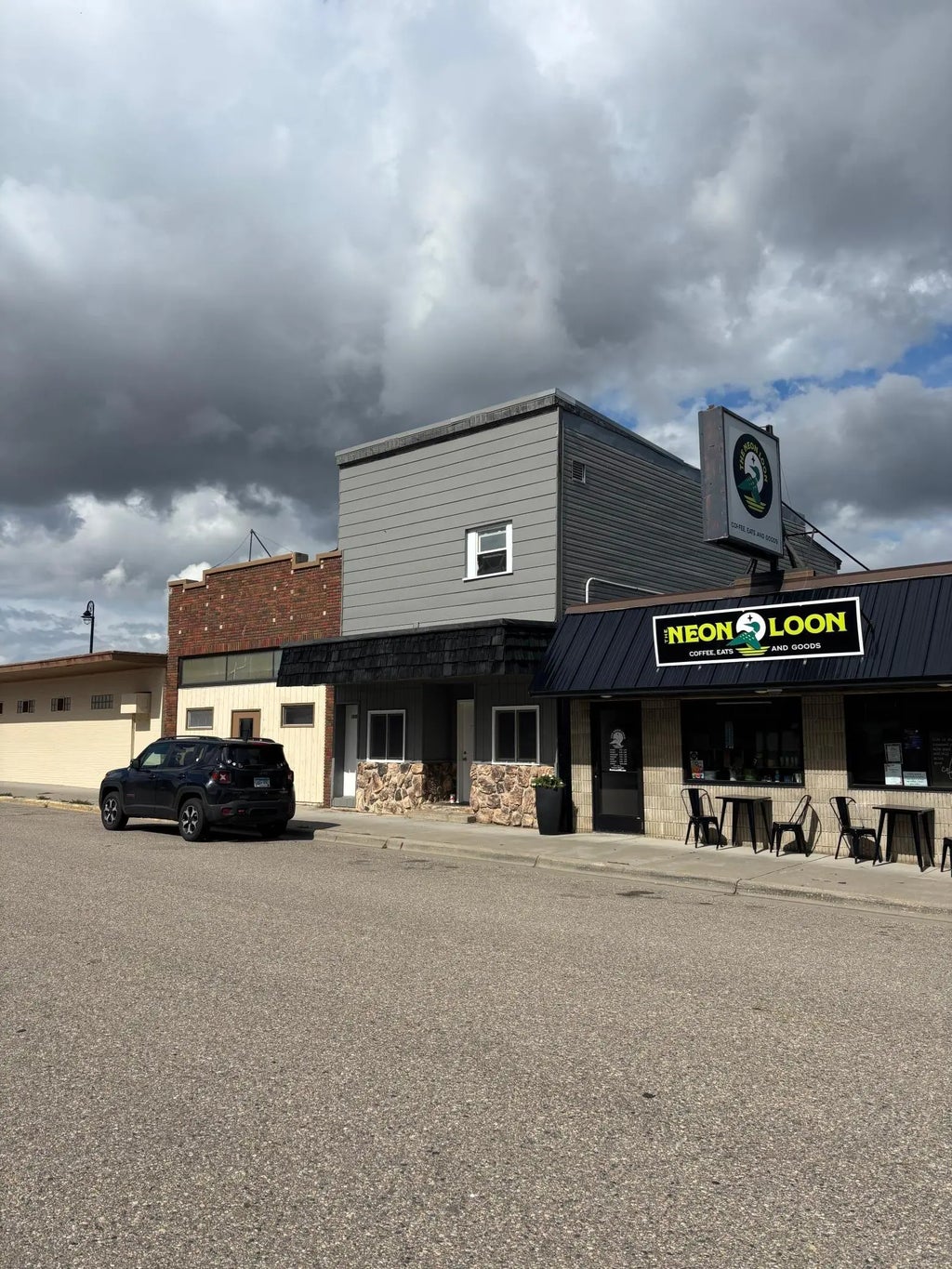 106 E 5th Street, Starbuck