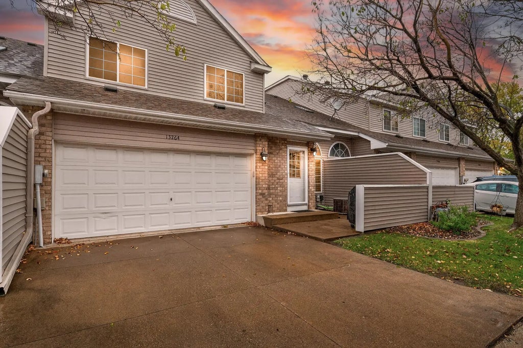 13264 Aberdeen Street Ne, Blaine