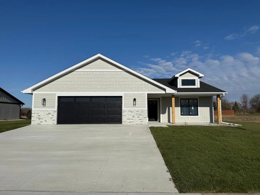 305 Pinehurst Drive, Mankato