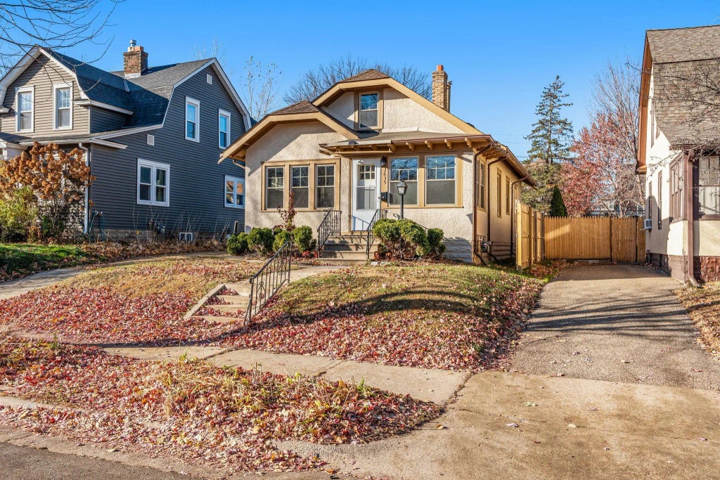 3635 Dupont Avenue N, Minneapolis