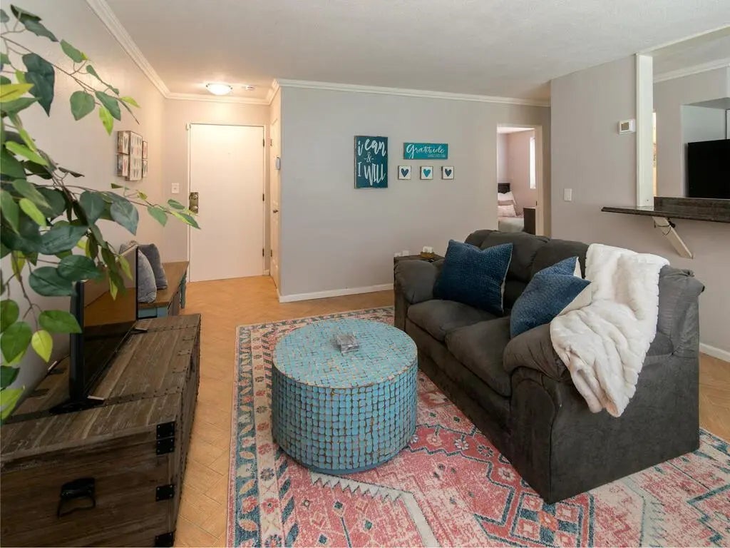 Photo of Listing #6804672