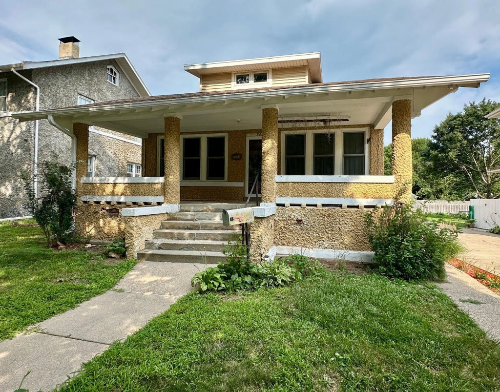 742 N Freeman Avenue, Luverne