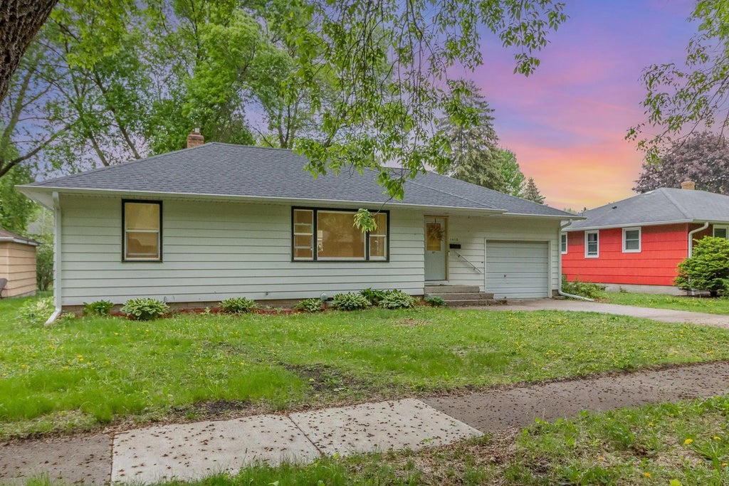 1610 Knight Avenue N, Glencoe