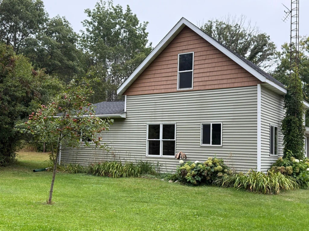 12222 Three Mile Road, Oak Lawn Twp