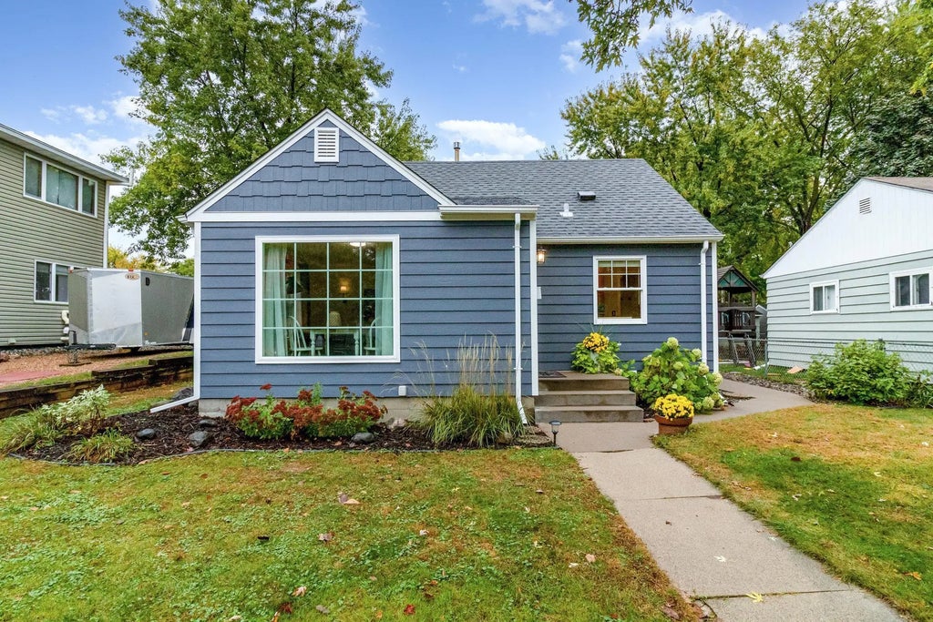 29 Jackson Avenue S, Hopkins