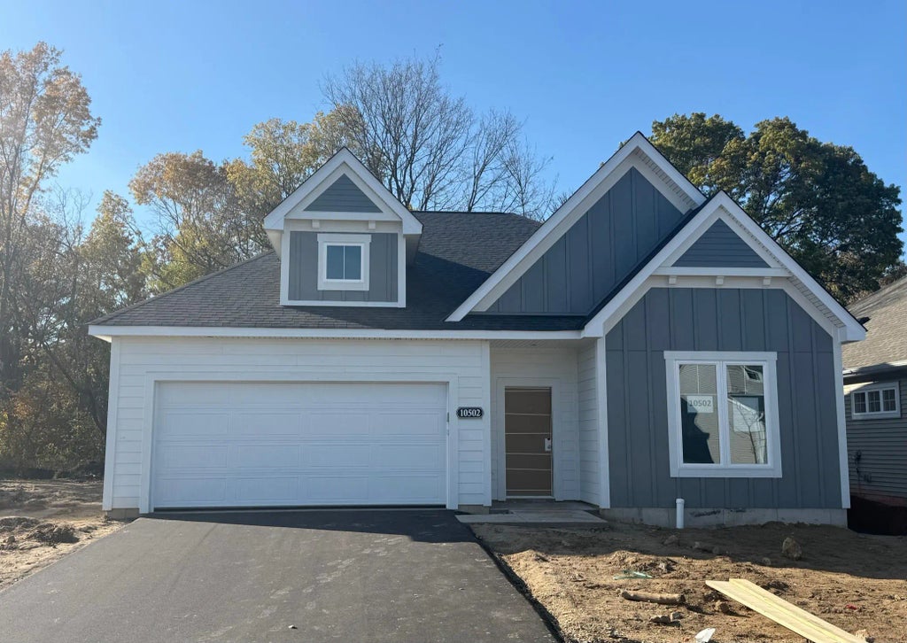 10502 Glenbrook Avenue South, Cottage Grove