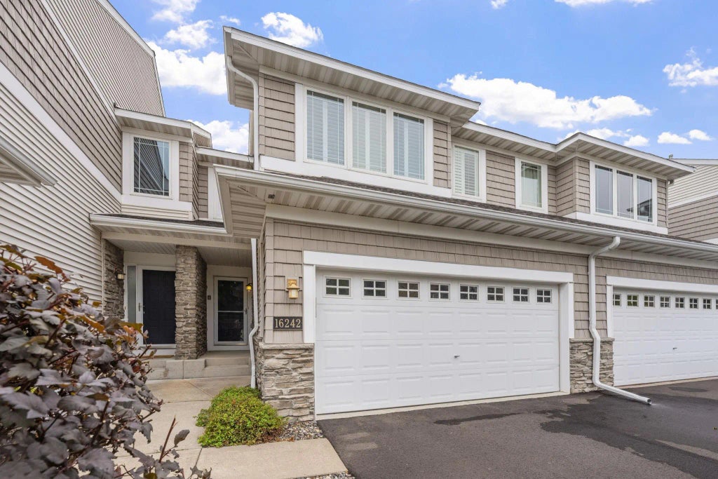 16242 50th Avenue N, Plymouth