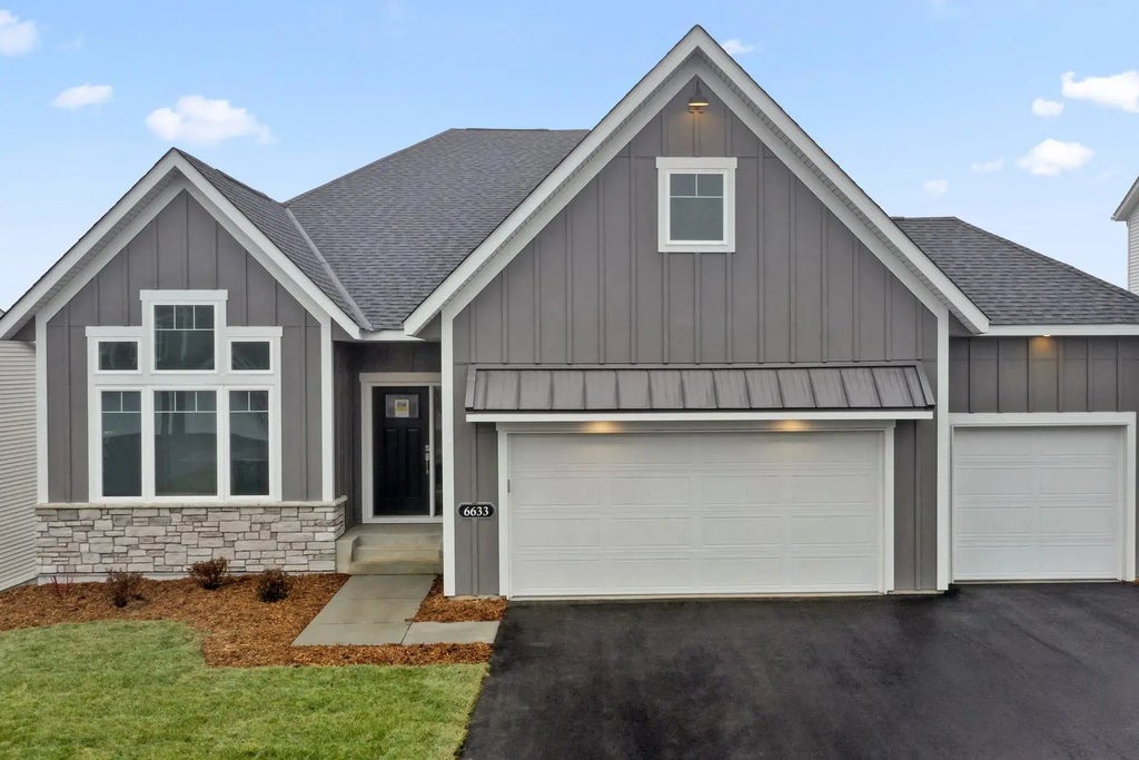 6633 Wolfberry Curve, Minnetrista