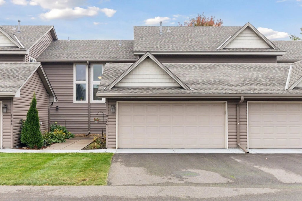 8764 Cottonwood Lane N, Maple Grove