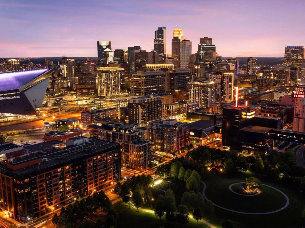 1111 W River Parkway 33a, Minneapolis