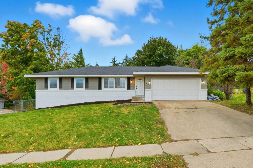 4301 Heritage Hills Drive, Bloomington