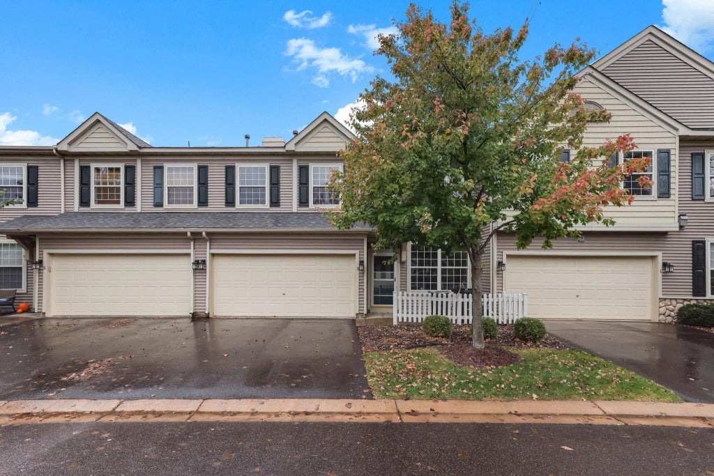 4529 Victor Path 3, Hugo