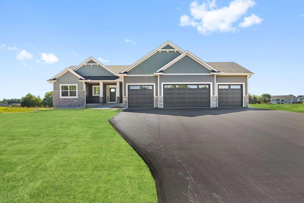 871 206th Avenue Nw, Oak Grove